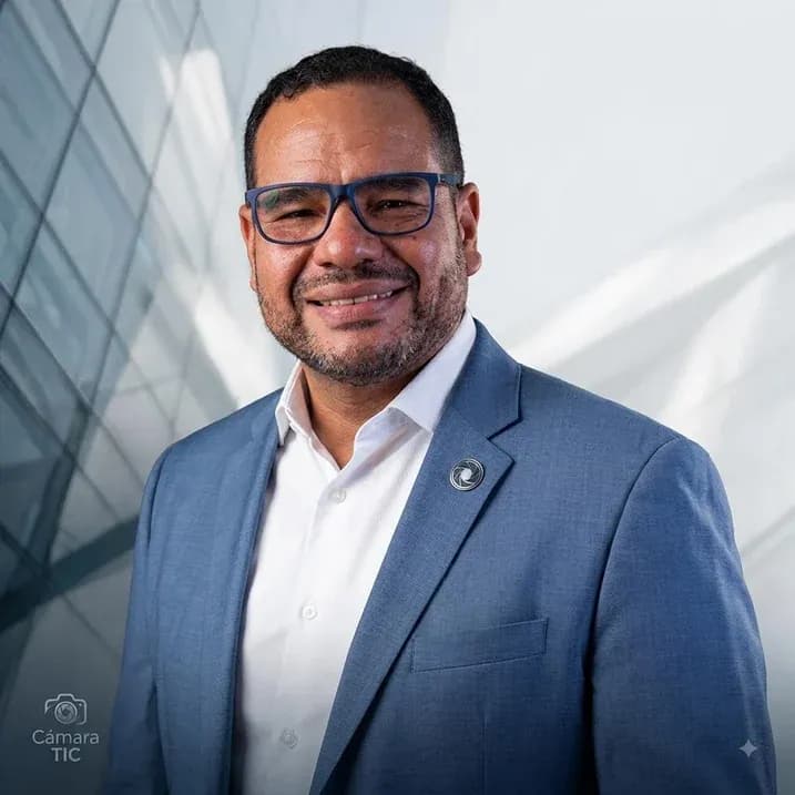 Edder Herrera, Presidente • Cámara TIC República Dominicana